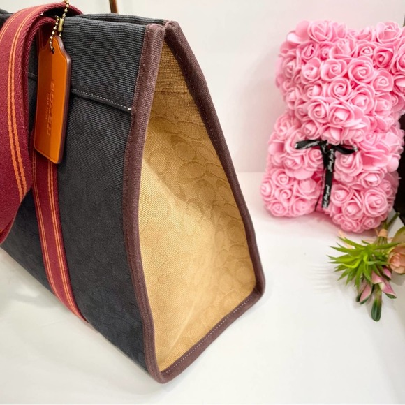 NEW COACH Spin Tote 42 Signature Jacquard in Black/Red - Picture 11 of 14